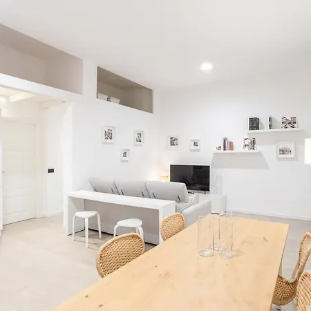 Apartment Sant Ambroeus Garden Milan