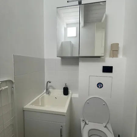 Sant Ambroeus Garden Apartment *